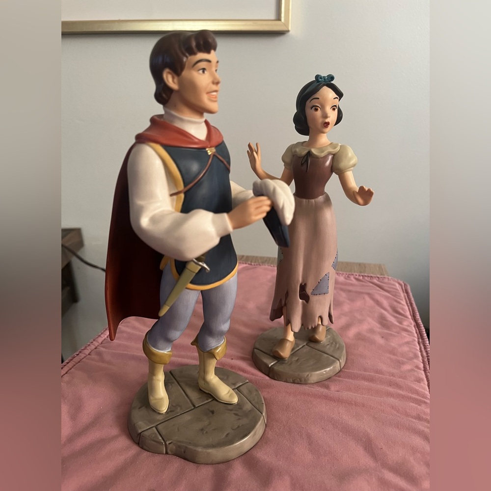 WDCC Disney SNOW WHITE & PRINCE & WISHING WELL "Wishing for the One I Love"